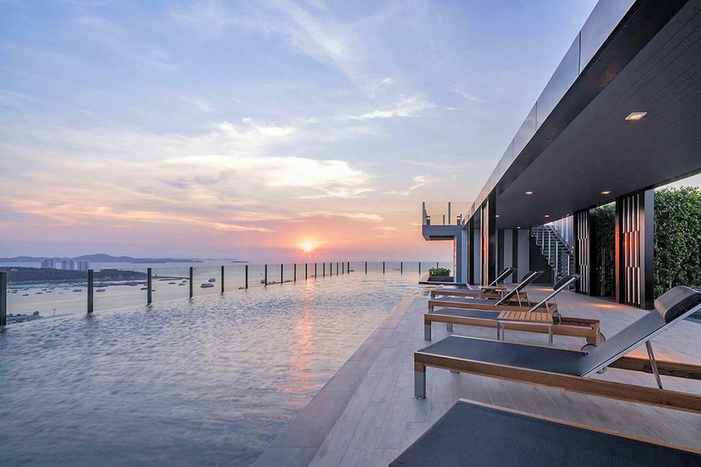 The Base Central Pattaya By Pattaya Holiday Екстер'єр фото